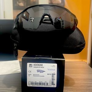 Oakley Radar EV Path NWT